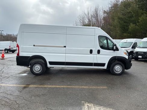 Used 2025 RAM ProMaster 2500 w/ Convenience Group image 2