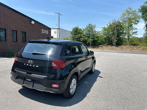 Used 2021 Hyundai Venue SE FWD image 7