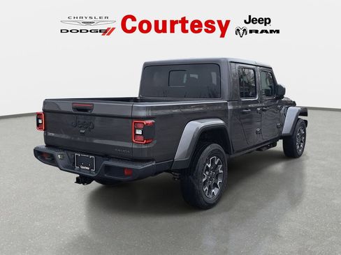 New 2026 Jeep Gladiator Sport AWD/4WD image 3