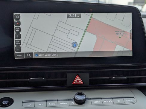 Used 2025 Hyundai Elantra Limited FWD image 25