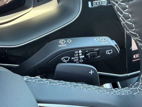 Certified 2025 Audi Q8 Premium Plus AWD/4WD image 37