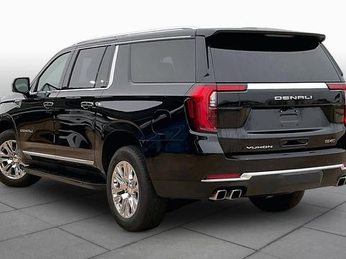 Used 2025 GMC Yukon XL Denali AWD/4WD image 11