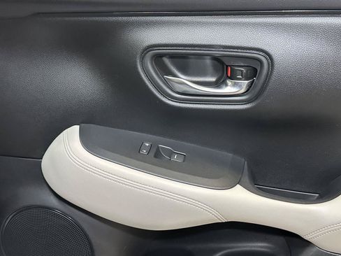 Certified 2024 Honda HR-V LX image 37