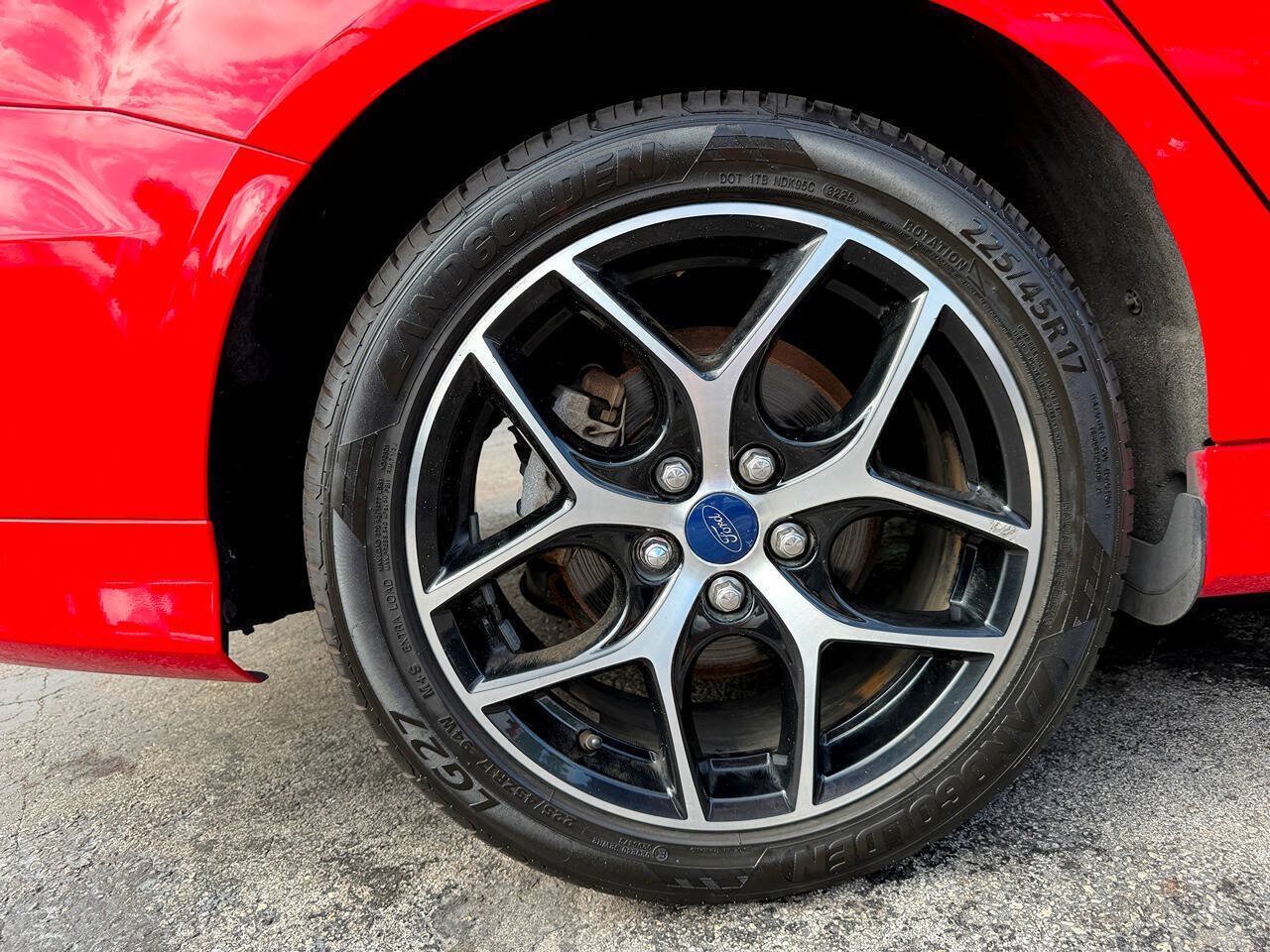 Used 2015 Ford Focus SE w/ SE Ecoboost Package FWD image 42
