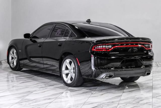 Used 2018 Dodge Charger R/T RWD image 11
