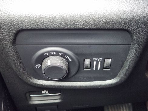 Used 2024 Jeep Grand Cherokee L Laredo w/ Luxury Tech Group I AWD/4WD image 25