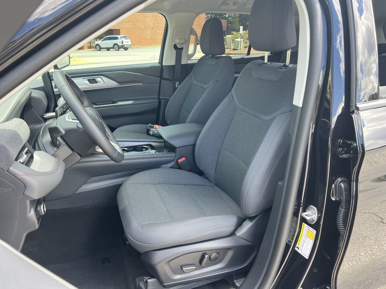 New 2026 Ford Explorer Active RWD image 14