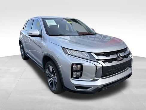 Used 2021 Mitsubishi Outlander Sport SE image 1