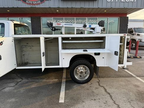 Used 2022 Ford F550 4x4 SuperCab Super Duty image 22