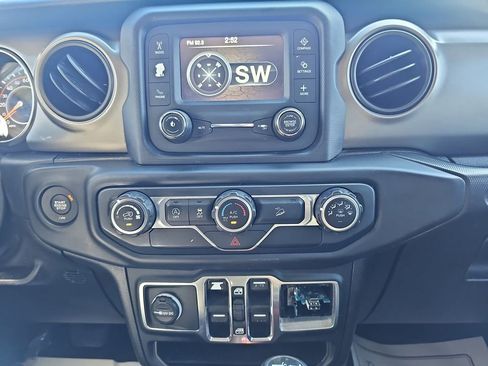 Used 2019 Jeep Wrangler Unlimited Sport S image 29