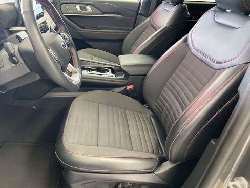 Used 2025 Ford Explorer ST-Line AWD/4WD image 17
