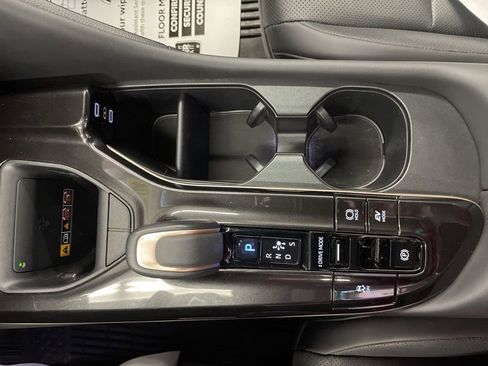 Used 2025 Toyota Crown Signia image 23