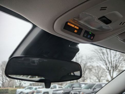 Certified 2025 Chevrolet Trax LT w/ LT Convenience Package image 31