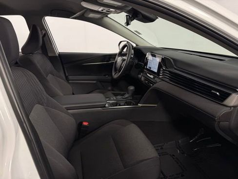 Used 2025 Toyota Camry LE w/ Convenience Package image 15