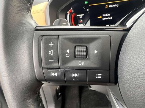 Used 2022 Nissan Rogue Platinum w/ Head-Up Display Package image 23