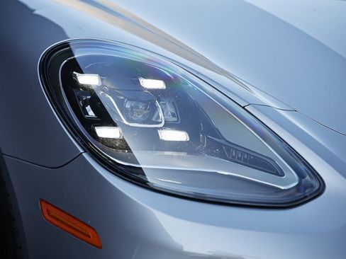 Used 2021 Porsche Panamera 4 image 18