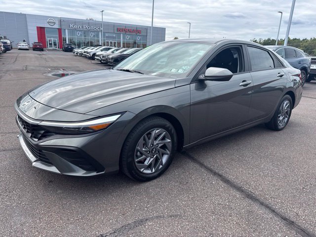 Used 2024 Hyundai Elantra SEL FWD image 34