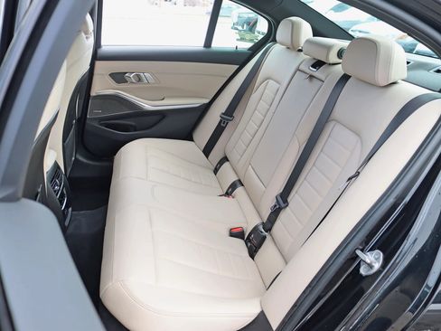 Used 2022 BMW M340i xDrive M340i xDrive Sedan 4D w/ Premium Package image 31