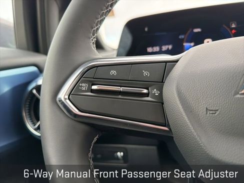 Used 2025 Chevrolet Equinox EV LT w/ Convenience Package image 37