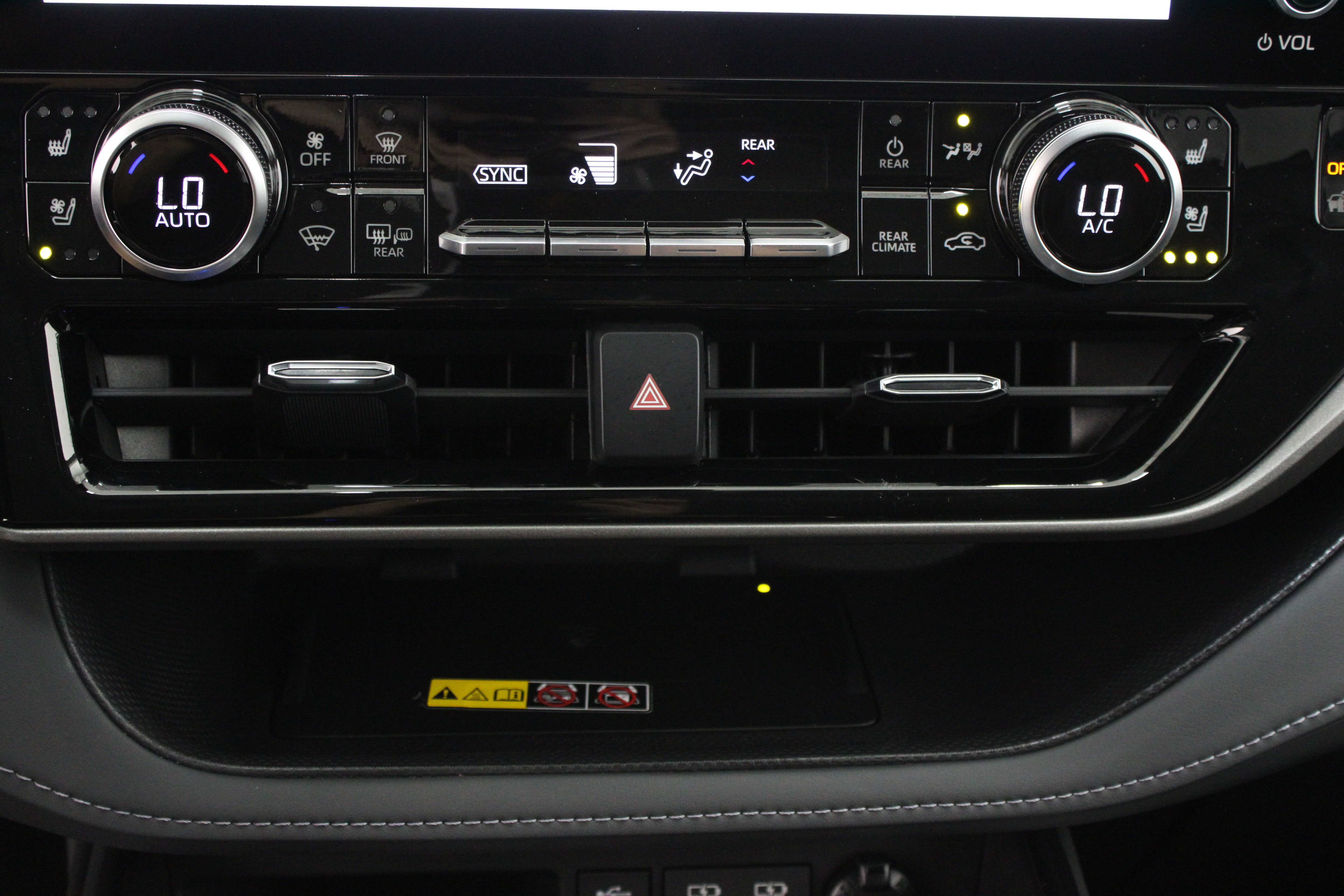 Used 2026 Toyota Highlander Limited AWD/4WD image 20