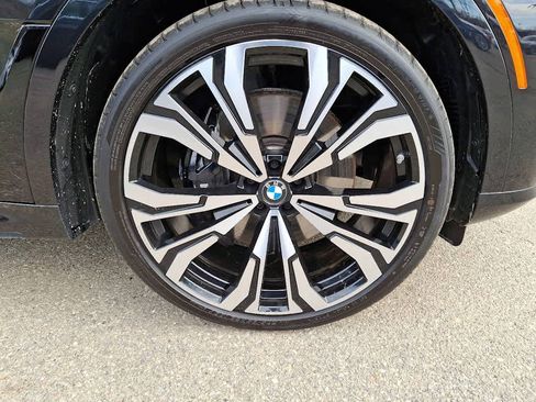 Used 2025 BMW X7 M60i AWD/4WD image 14