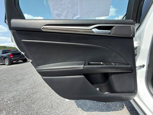 Used 2019 Ford Fusion SEL FWD image 22