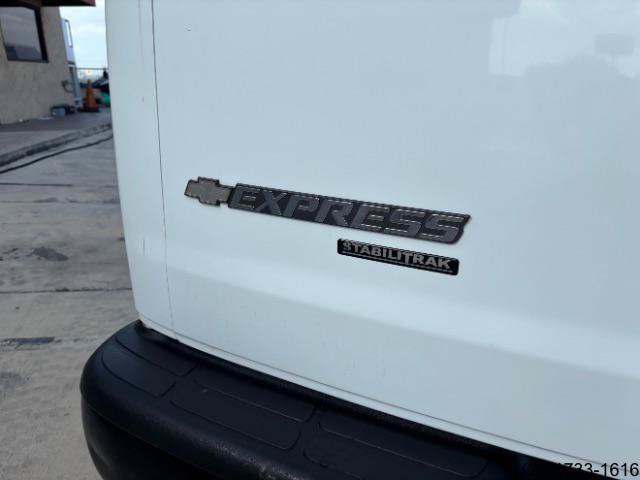 Used 2016 Chevrolet Express 2500 RWD image 12