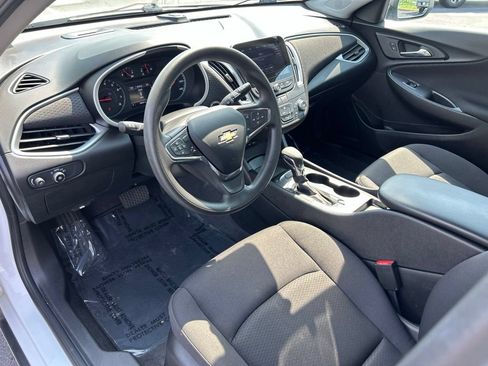 Used 2023 Chevrolet Malibu LS FWD image 19