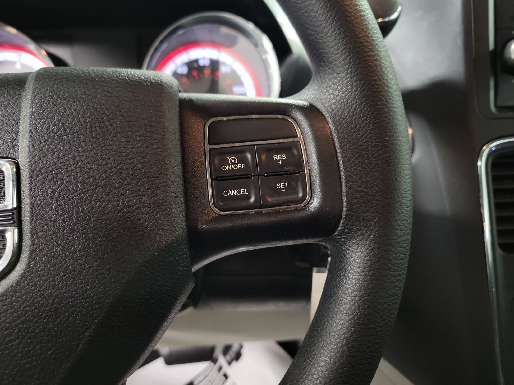 Used 2013 Dodge Grand Caravan American Value Package FWD image 24
