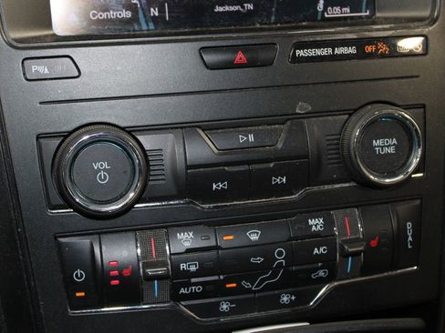 Used 2019 Ford Explorer XLT w/ Equipment Group 202A image 32