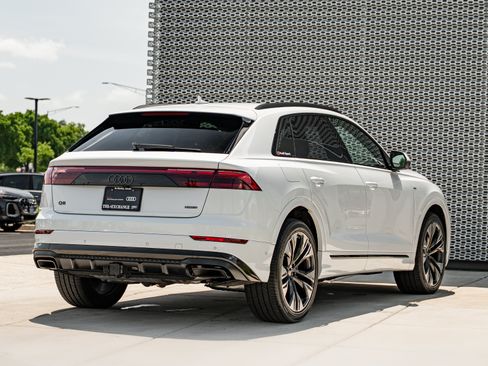Certified 2025 Audi Q8 Prestige w/ Prestige Package AWD/4WD image 4