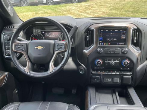 Used 2020 Chevrolet Silverado 1500 High Country w/ Technology Package AWD/4WD image 12