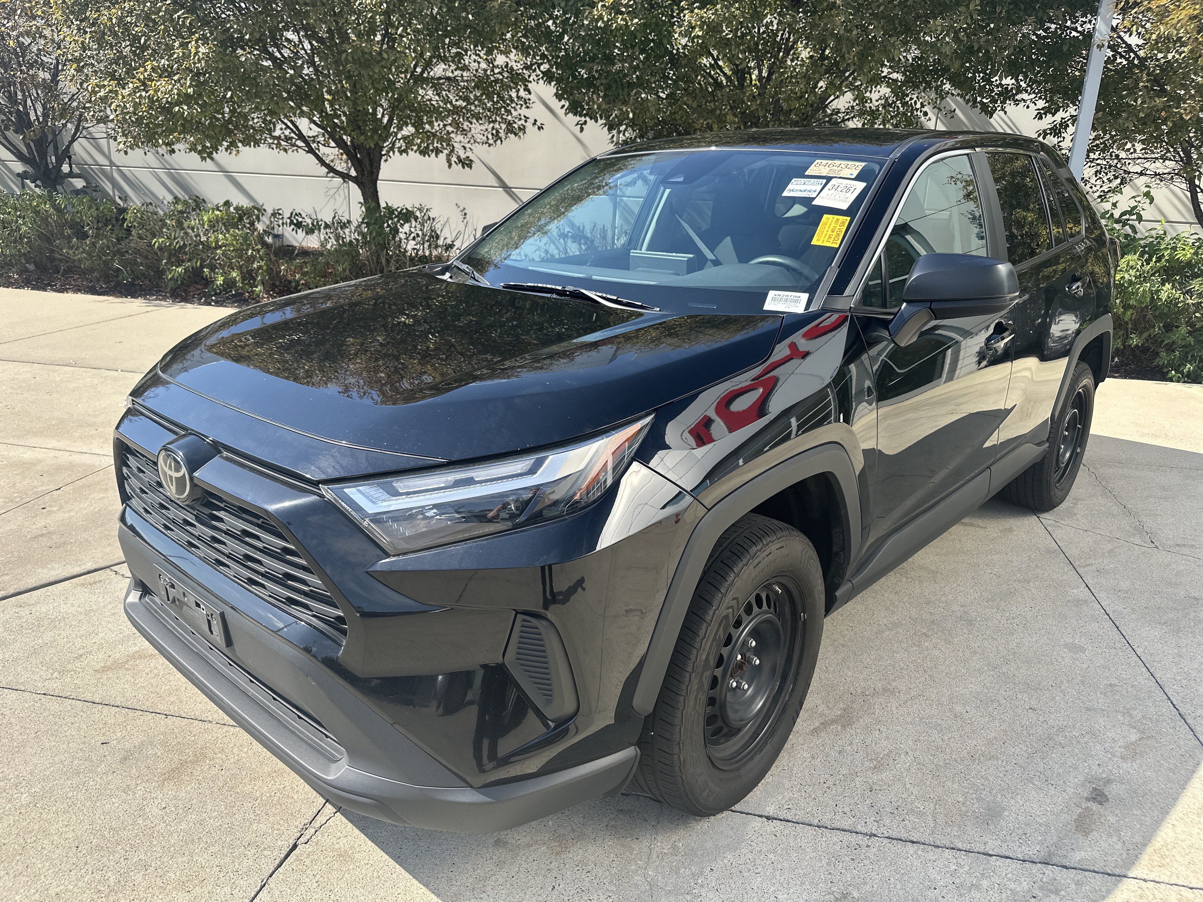 Used 2024 Toyota RAV4 LE AWD/4WD image 3