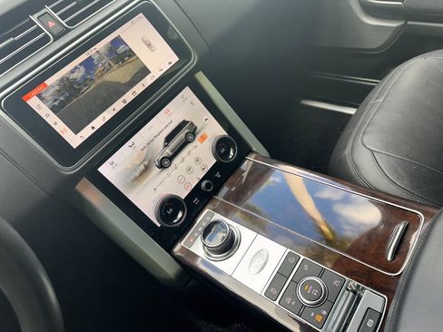 Used 2019 Land Rover Range Rover Long Wheelbase Supercharged AWD/4WD image 16