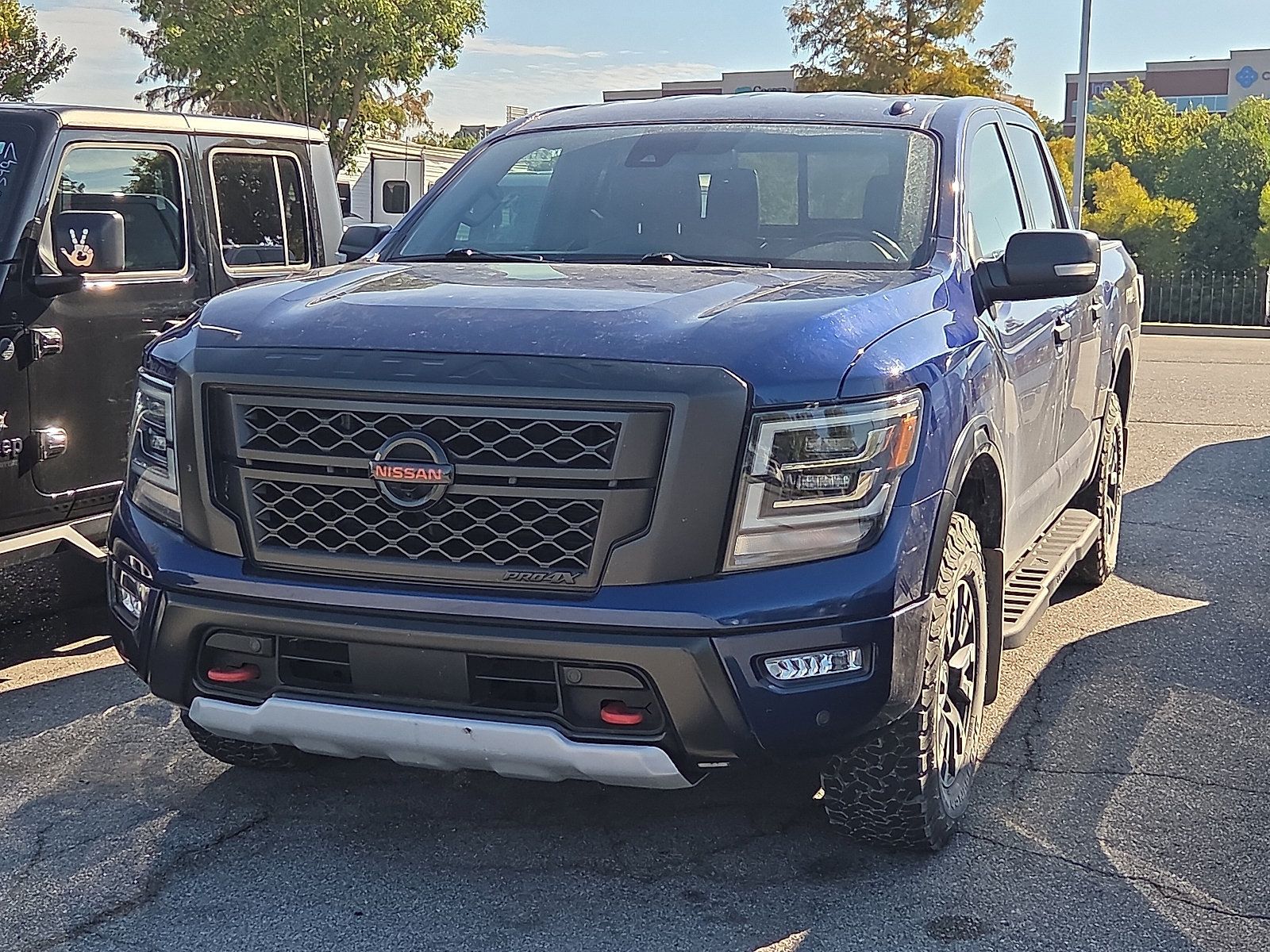Used 2021 Nissan Titan PRO-4X w/ Pro-4x Convenience Package AWD/4WD image 2