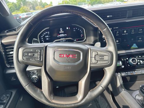 Used 2023 GMC Sierra 1500 AT4 w/ Technology Package AWD/4WD image 18