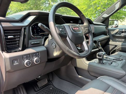 Used 2025 GMC Sierra 1500 AT4X AWD/4WD image 4
