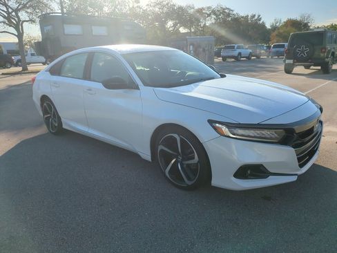Used 2022 Honda Accord Sport image 2