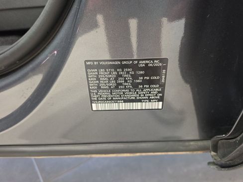 Used 2025 Volkswagen Atlas SE FWD image 38