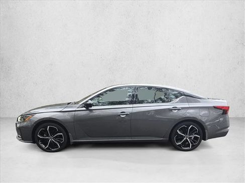 Used 2024 Nissan Altima 2.5 SR w/ SR Premium Package image 9