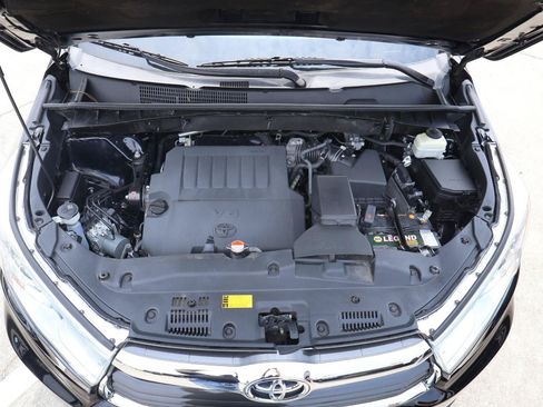 Used 2016 Toyota Highlander Limited FWD image 12