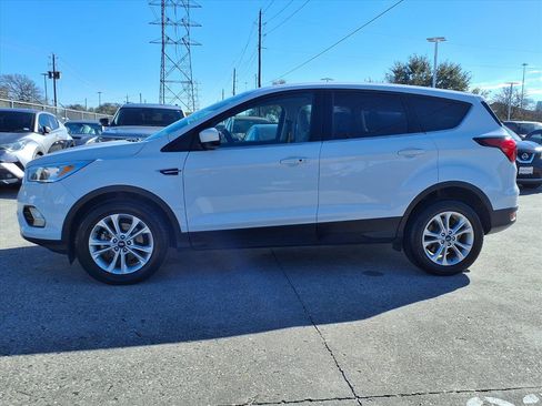 Used 2019 Ford Escape SE image 22