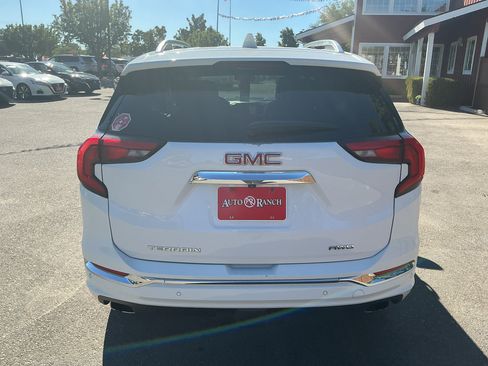 Used 2020 GMC Terrain Denali w/ Denali Premium Package AWD/4WD image 6