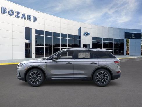 New 2026 Lincoln Corsair Reserve FWD image 4