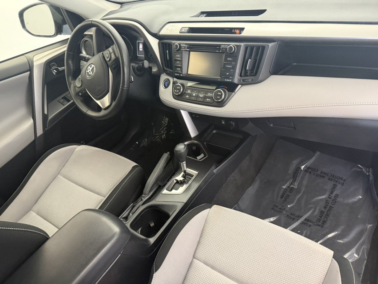 Used 2018 Toyota RAV4 XLE w/ Plus Extra Value Package AWD/4WD image 11