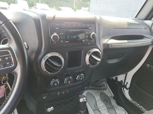 Used 2016 Jeep Wrangler Unlimited Sport w/ Connectivity Group image 11
