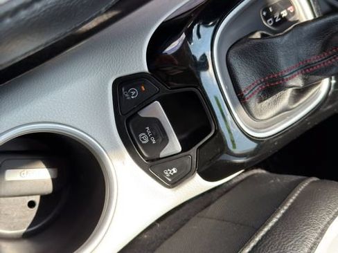 Used 2018 Jeep Compass Limited AWD/4WD image 31