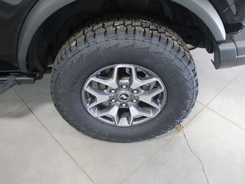 Used 2023 Ford Bronco Badlands image 55