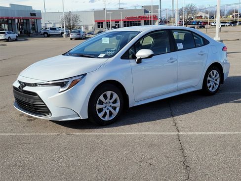 New 2026 Toyota Corolla LE image 2