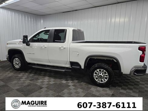 Used 2024 Chevrolet Silverado 2500 LT w/ Convenience Package AWD/4WD image 4